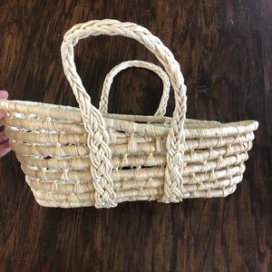 Mini wicker slanted basket with handles